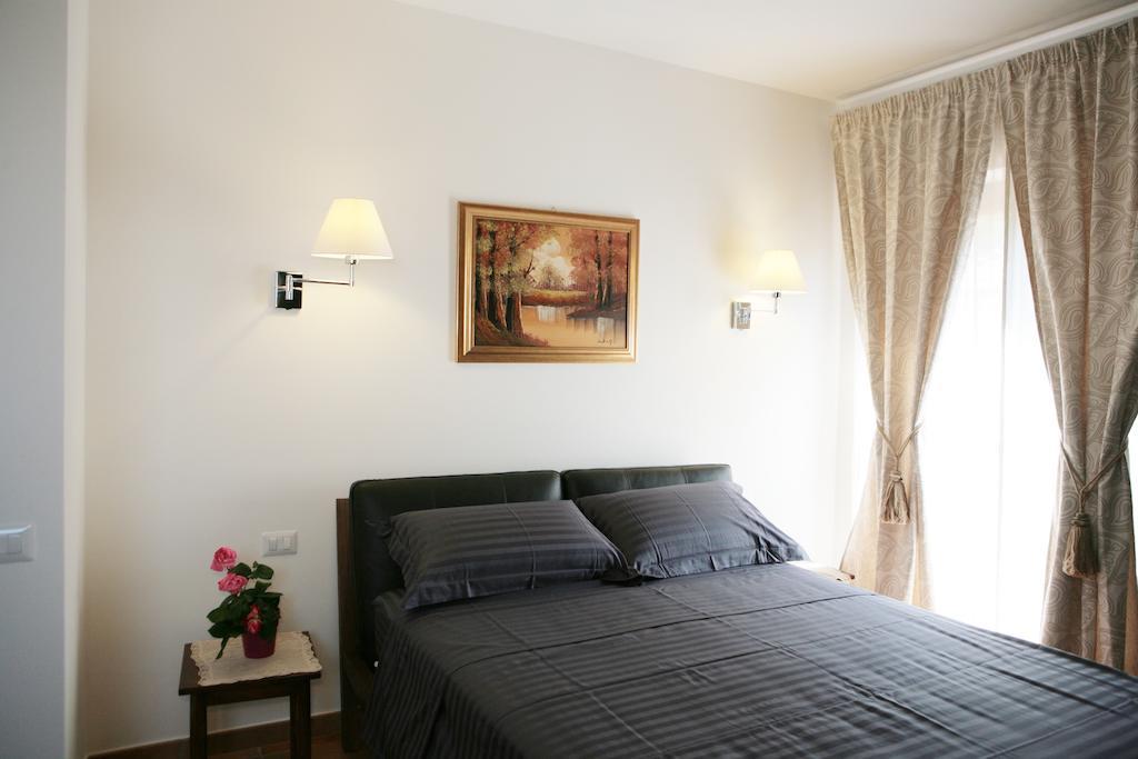 Relax In Piazzetta Casa E Appartamento Per Vacanze Trevignano Romano Room photo